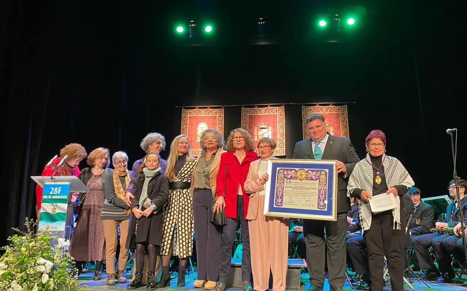 En Vídeo_La Asociación de Mujeres Nerea es reconocida con la  Medalla de Oro de la Ciudad de Morón